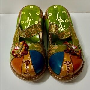 Colorblock Leather Slide Clogs/Flip Flops on Platform-with Floral Accents